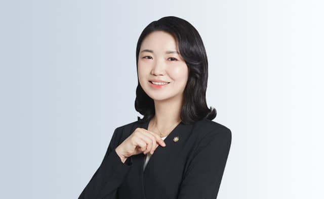 [알아두면 쓸모있는 법률상식] 특수상해죄, 텀블러나 휴대폰 휘둘러도 적용된다