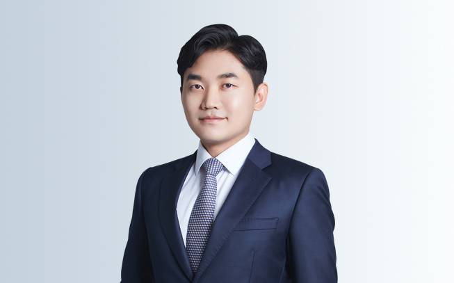 친족성추행, 왜 강제추행보다 무겁게 처벌되는가 [박준환 변호사 칼럼]